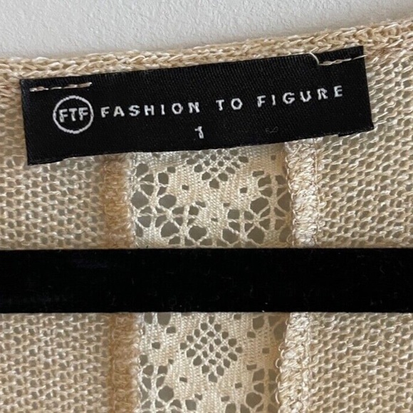 Fashion To Figure | Geometric | Short Sleeve Cardigan | Boho | Plus Size 1 - Picture 3 of 3